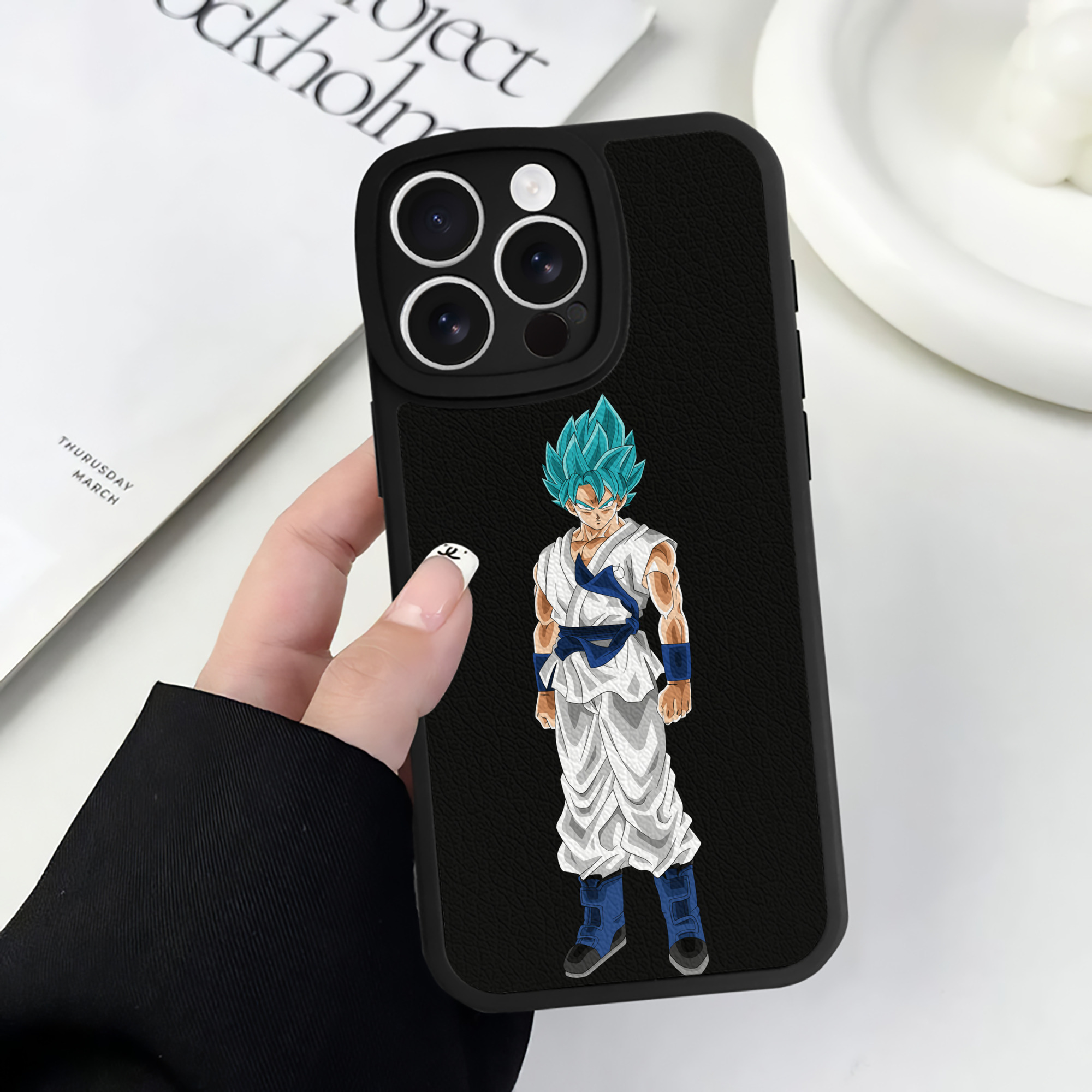 （画像用） ドラゴンボール 孫 悟飯（そんごはん）DRAGON BALL Son Gohan 【iPhone 16シリーズ対応】シリコンスマホケース（レザー調） 材質：シリコン